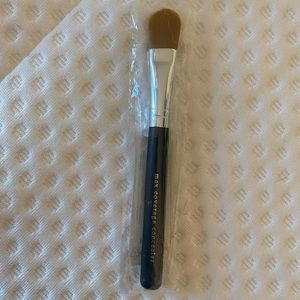 Bare escentuals maximum coverage concealer brush